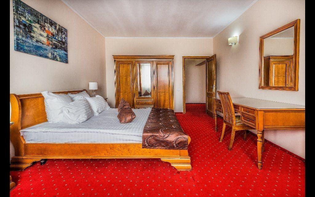 Hotel Athos R.M.T. Клуж-Напока Экстерьер фото