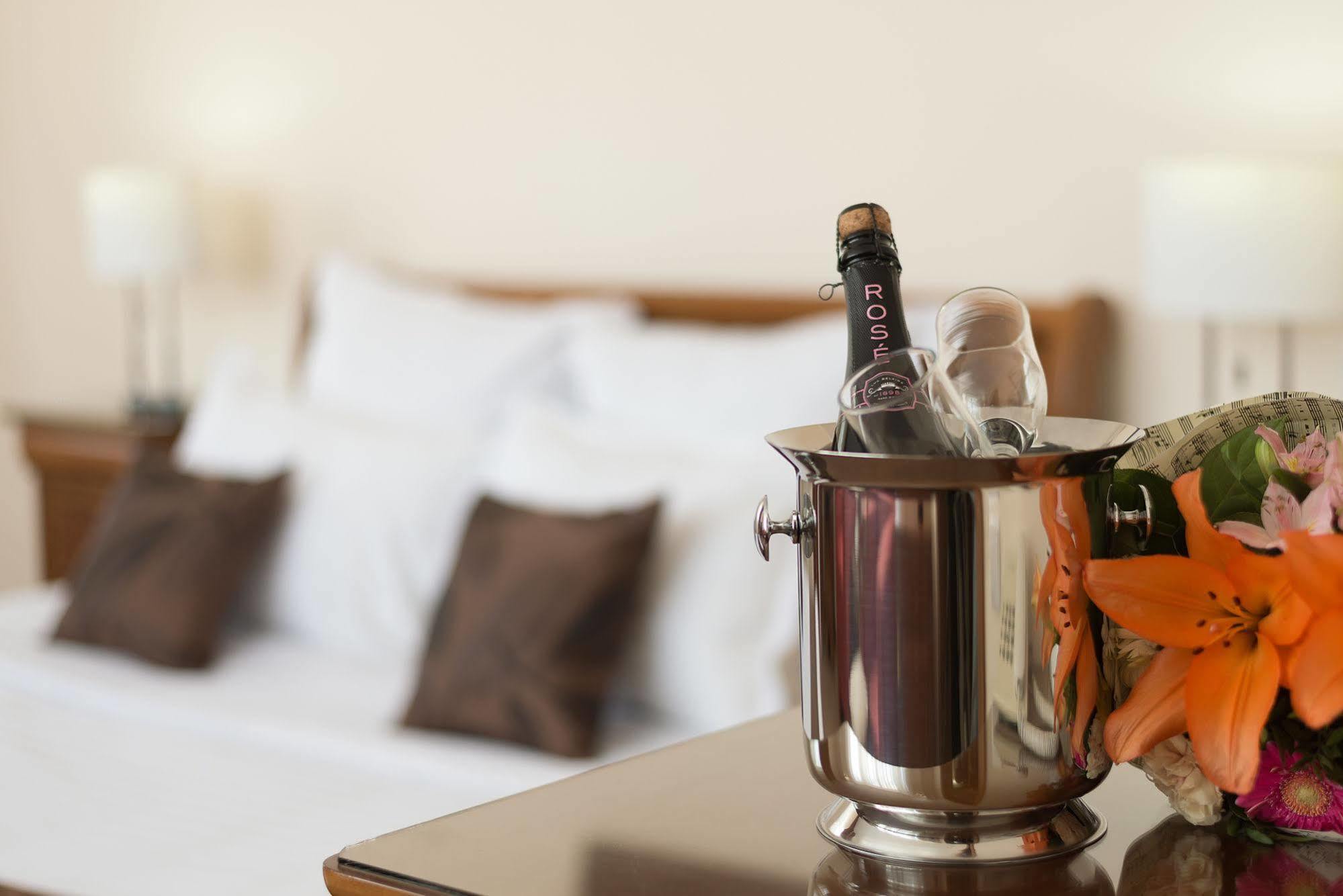 Hotel Athos R.M.T. Клуж-Напока Экстерьер фото